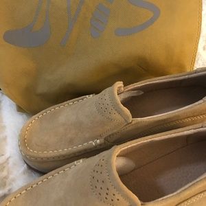 NWOT Beige Slip-on Womens Shoe size 8